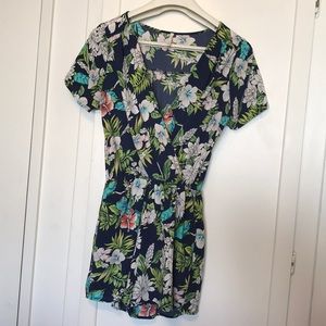 Deep V-front Floral Romper 🌺